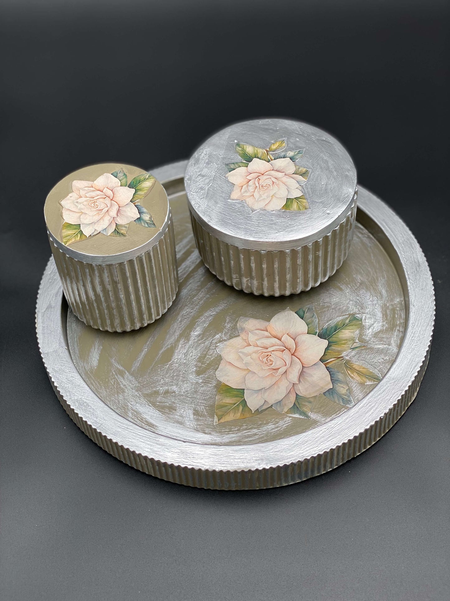 Elegant Concrete Vanity Set with Hand-Painted Rose Motif