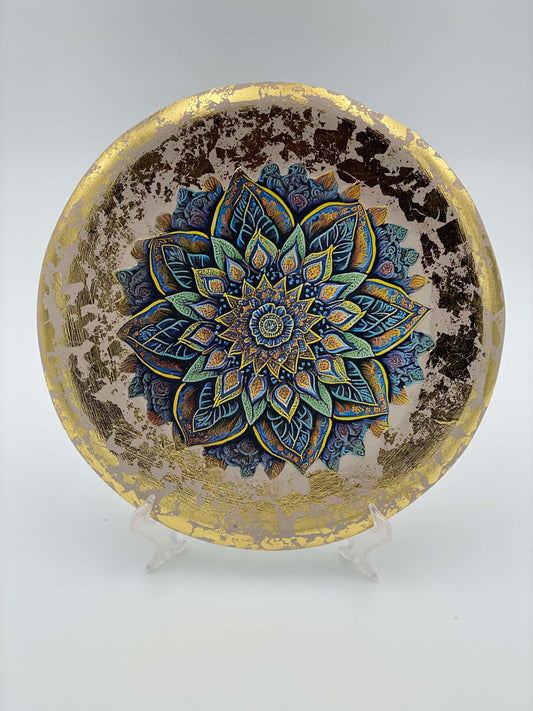 Golden Mandala – Handcrafted Luxe Concrete Plate